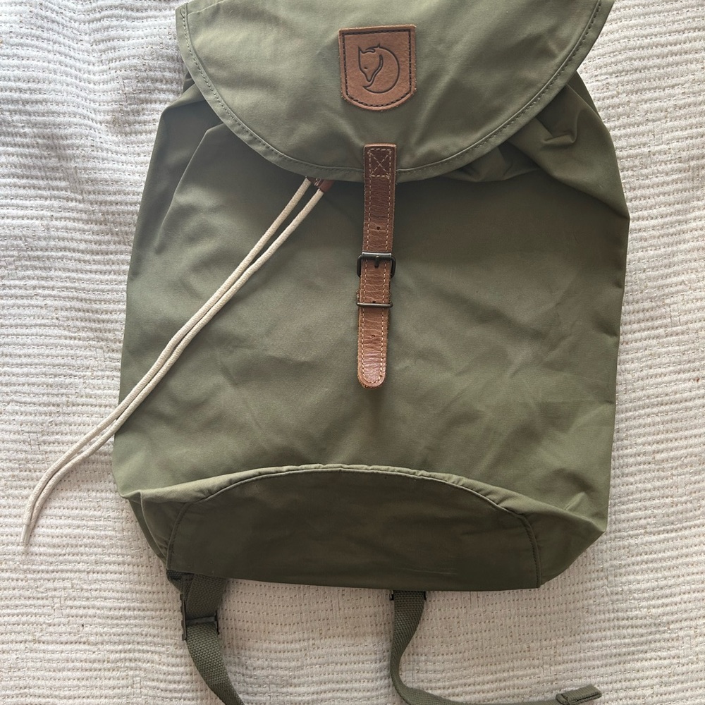 Fjallraven G-1000 Greenland backpack Small Fatigue green Fits 13” laptop